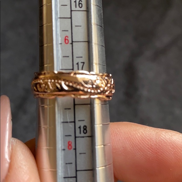 NWOT Rose Gold Tone Ring - Picture 5 of 5